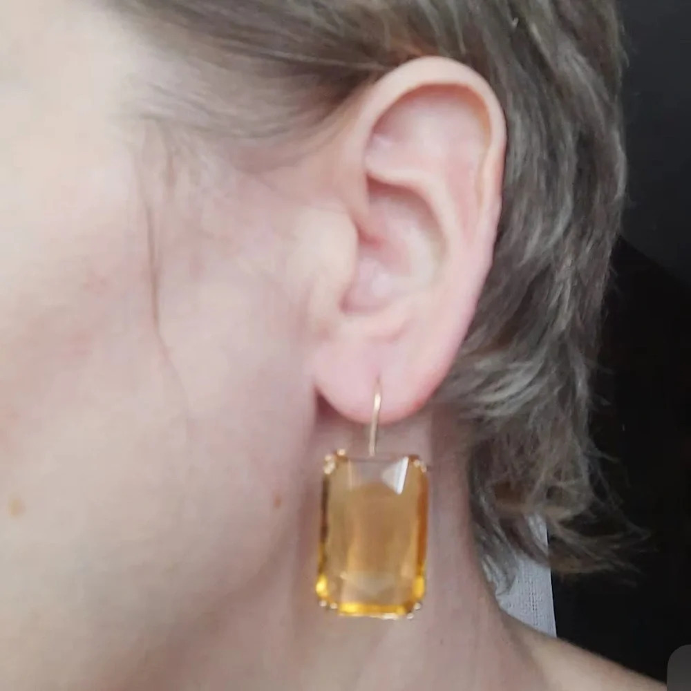 Vintage Champagne Gold Earrings - Picture 5 of 10